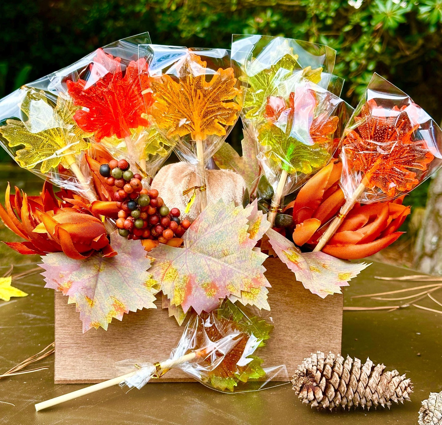Fall maple leaf lollipops, transparent and sparkling like real autumn leaves. Natural, handmade sweets in seasonal colors, individually wrapped for freshness. Ideal for weddings, Thanksgiving party favors, harvest festivals, and holiday candy tables. A delicious gift for guests and a charming touch of fall decor.”
Effectiveness