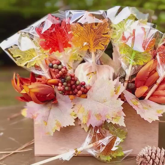 25 Handmade Maple Leaf Lollipops – Fall Wedding Favors